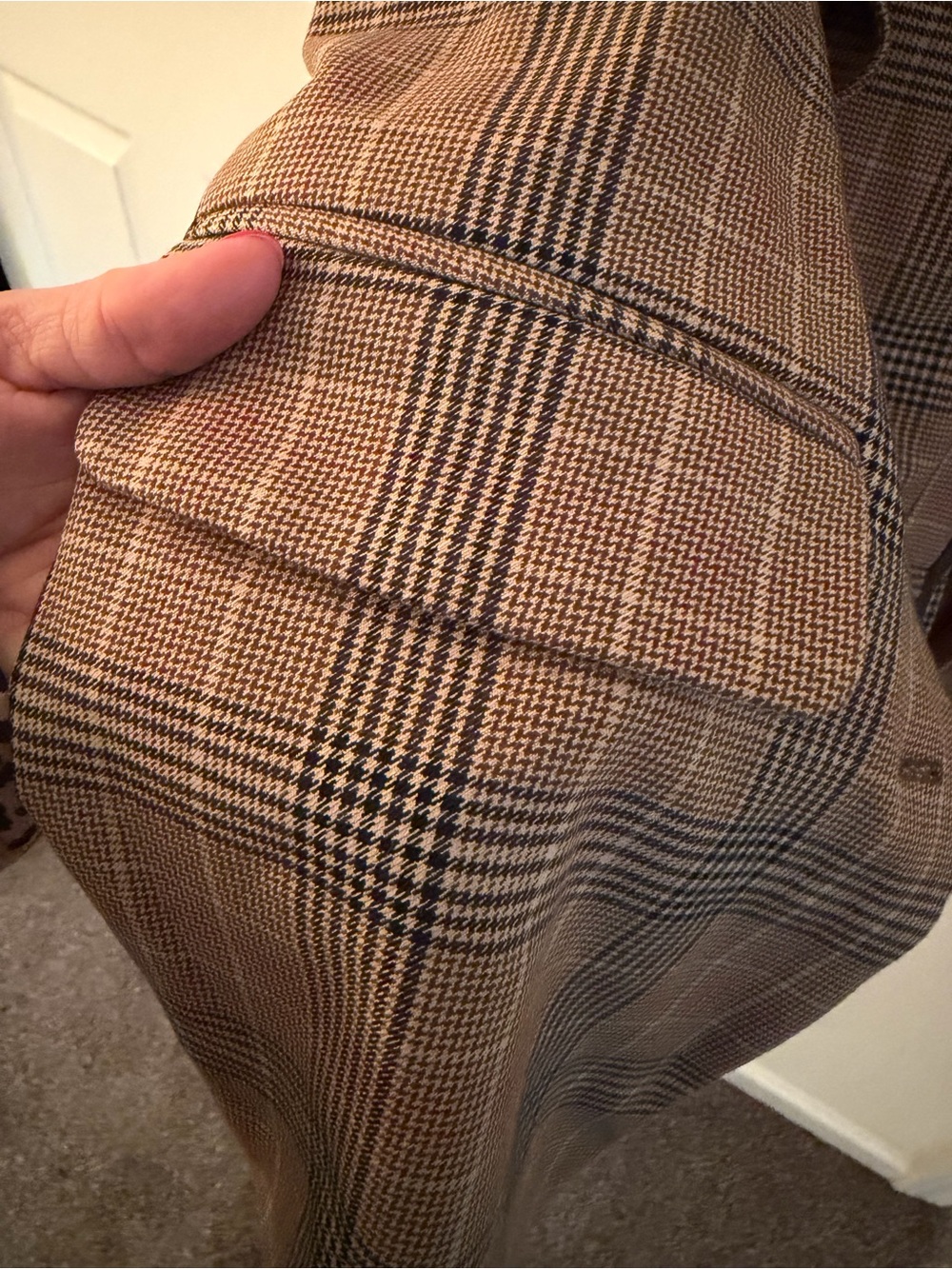 Lightweight plaid boyfriend blazer - Picture 3 of 4